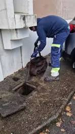Comment Déboucher Efficacement une Canalisation d’Eau de Pluie ?