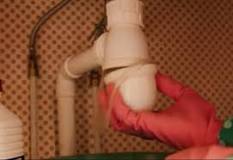 déboucher siphon évier