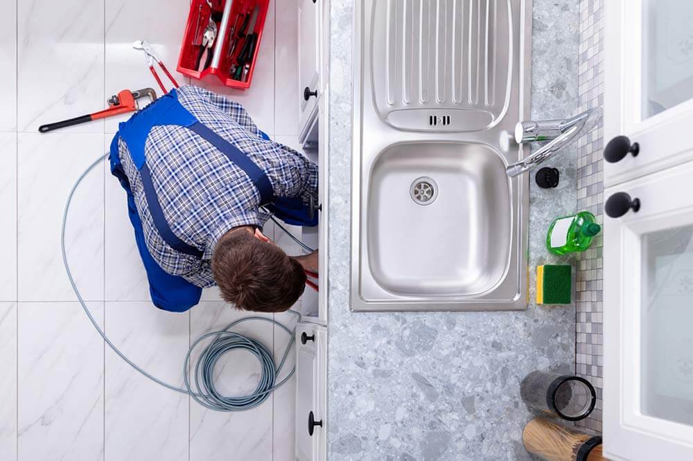 Maîtriser le Prix du Plombier pour Déboucher vos WC : Conseils Utiles