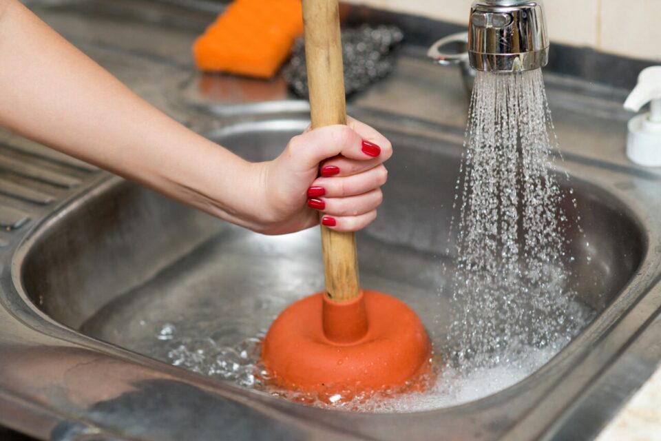 deboucher evier de salle de bain