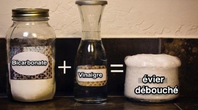 déboucher évier bicarbonate vinaigre